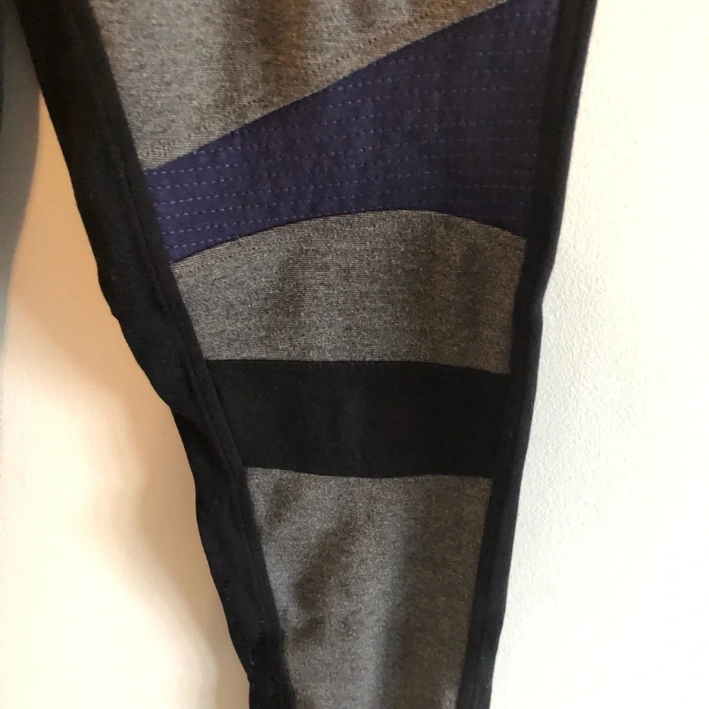 BCBG Max Azria - Picture 5 of 8